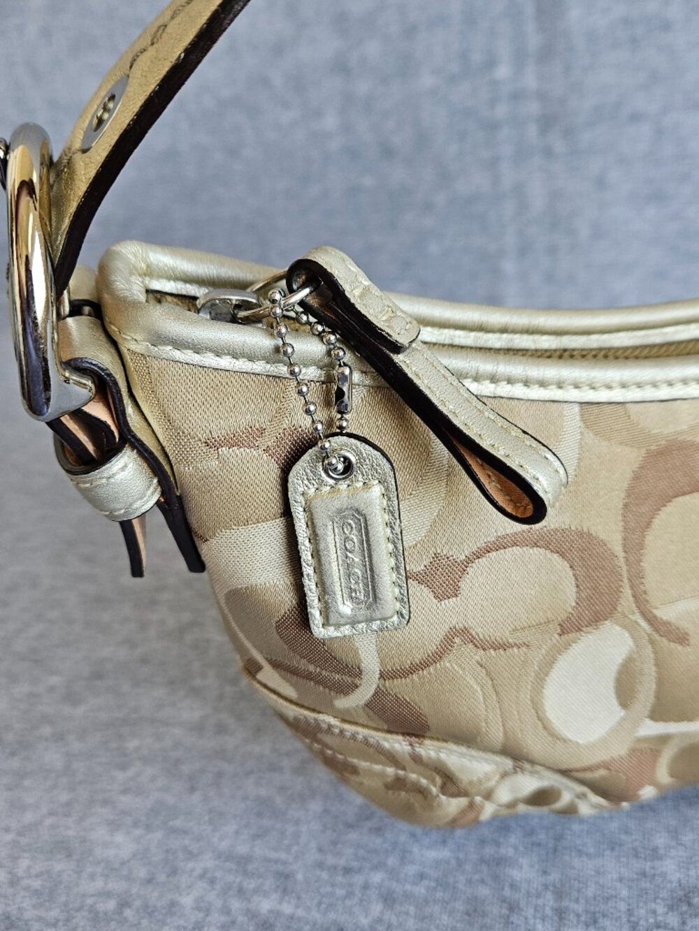 Coach Vintage Signature Small Soho Hobo Shoulder Bag Gold Metallic Optic C Y2K - Picture 11 of 16